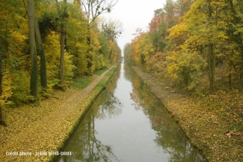 Canal de l'Ourcq au parc de la Poudrerie (93) Canal de l’Ourcq au parc de la Poudrerie (93)