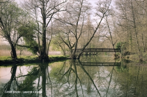 Passerelle métallique à Périgny-sur-Yerres - Vallée de l'Yerres à (94)