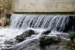 Point d'arrivée des eaux traitées dans la Seine