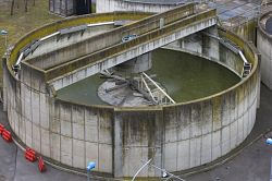Usine d'épuration de Valenton : stockeur de boue - © Laurent Mignaux - Terra