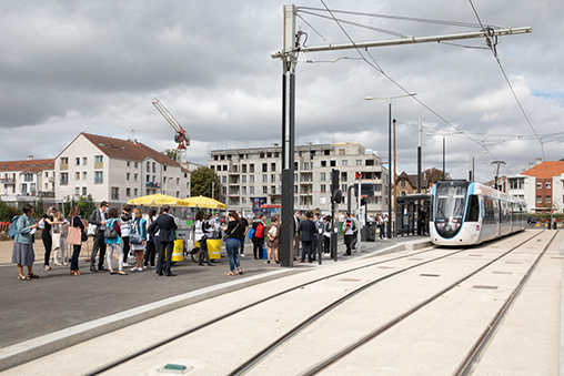 Mise en service terminus Tram 4 ©Claire-Lise Havet / Hans Lucas
