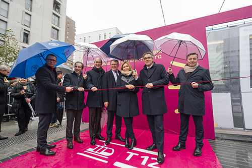 Geste inaugural de mise en service du tram-train T12